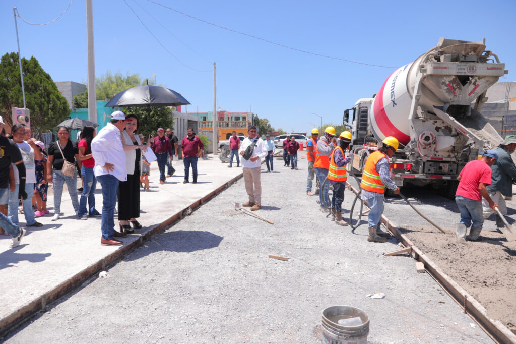 Supervisa alcaldesa Carmen Lilia Canturosas avance de obras infraestructura vial en Los Olivos