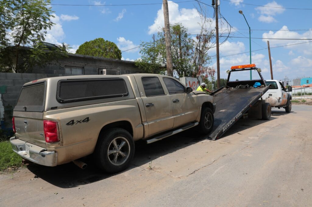 Avanza programa municipal de deschatarrización en Nuevo Laredo; Retiran más de 500 vehículos en un mes