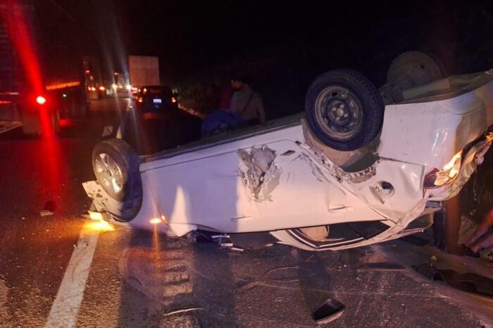 Volcadura en la carretera Zaragoza deja seis integrantes de una familia lesionados