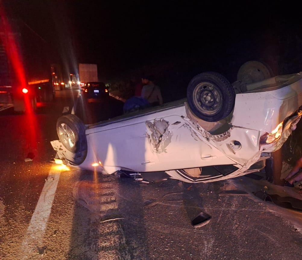 Volcadura en la carretera Zaragoza deja seis integrantes de una familia lesionados