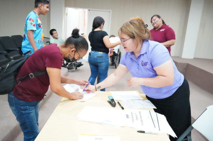 Abre DIF Nuevo Laredo registro para beca de inclusión social en Tamaulipas