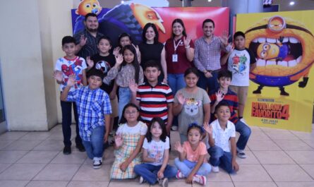 Apoya Nuevo Laredo a 14 estudiantes con "Héroes UNE"