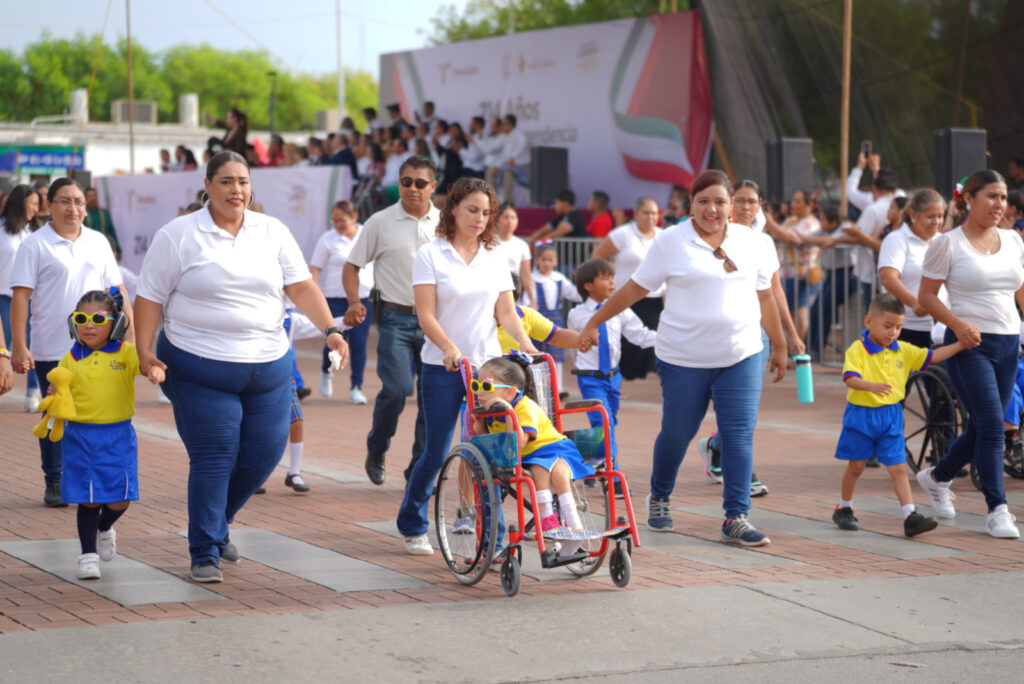 Encabeza alcaldesa Carmen Lilia Canturosas actividades conmemorativas por 214 aniversario de la Independencia de México