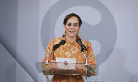 Transforma Carmen Lilia Canturosas Servicios Públicos de Nuevo Laredo