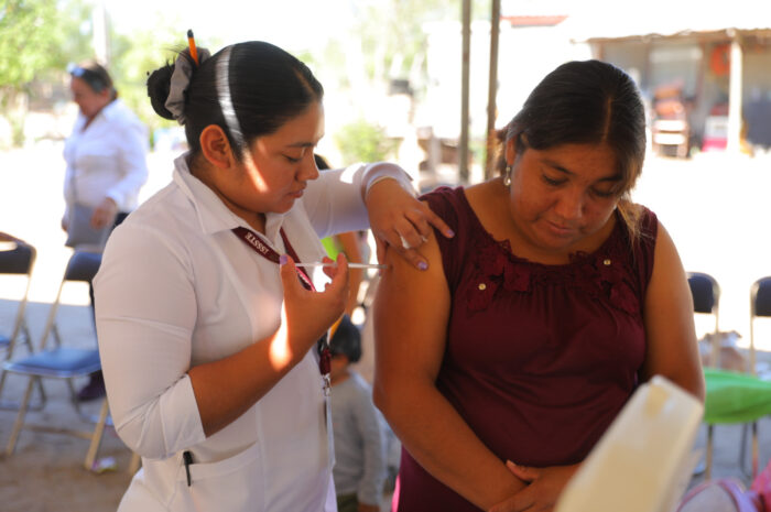 Acerca Gobierno de Nuevo Laredo servicios médicos gratuitos al Kilómetro 18