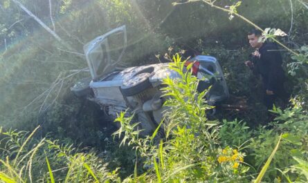 Muere maestro en volcadura camino a Soto La Marina