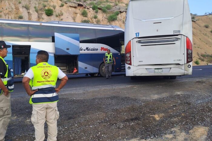 Colisión entre autobuses en la Rumbo Nuevo deja a una pasajera herida