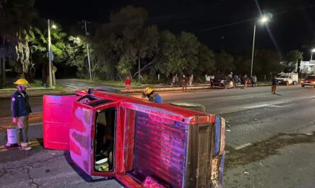 Dos heridos tras volcadura en la carretera Victoria-Monterrey