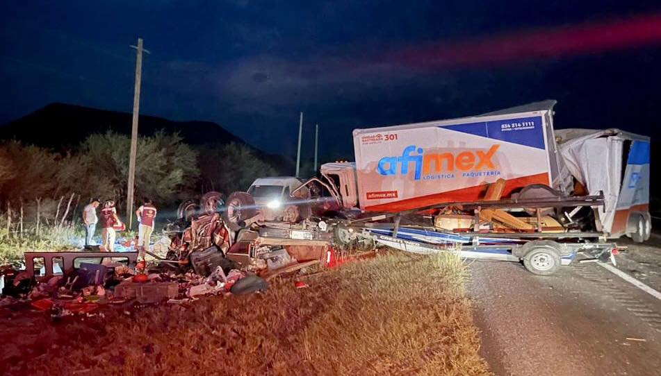 Empleado de paquetería fallece en accidente en la carretera Zaragoza-Victoria