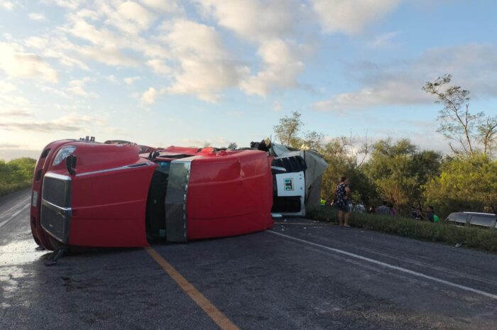 Dos heridos en aparatoso choque de tráileres en San Fernando