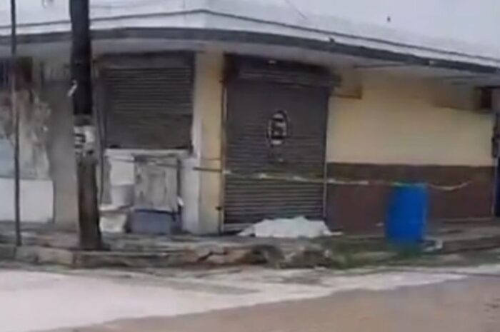 Hombre en situación de calle fallece en banqueta frente a negocio en Ciudad Madero