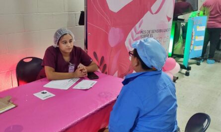 Facilita Gobierno de Nuevo Laredo servicios de salud a trabajadores de la empresa TKR