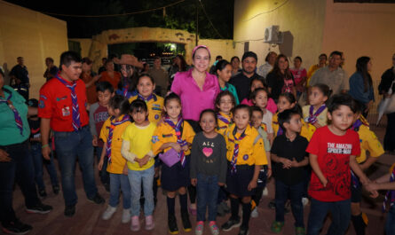 Familias disfrutan Lunada en el Zoológico de Nuevo Laredo