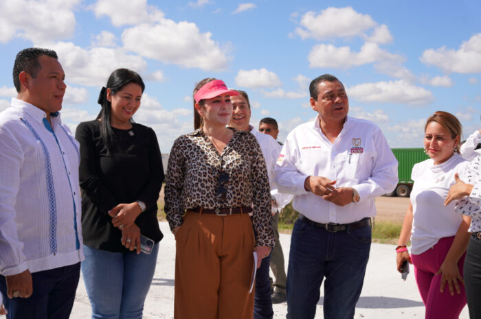 Supervisan alcaldesa Carmen Lilia Canturosas junto a cabildo avance de obra en Carretera Federal Mex II