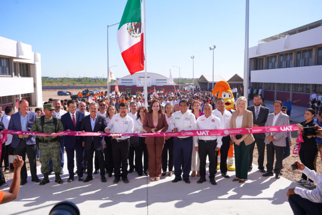 Inauguran alcaldesa Carmen Lilia Canturosas y rector Dámaso Anaya primera preparatoria UAT en Nuevo Laredo