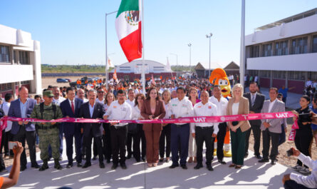 Inauguran alcaldesa Carmen Lilia Canturosas y rector Dámaso Anaya primera preparatoria UAT en Nuevo Laredo