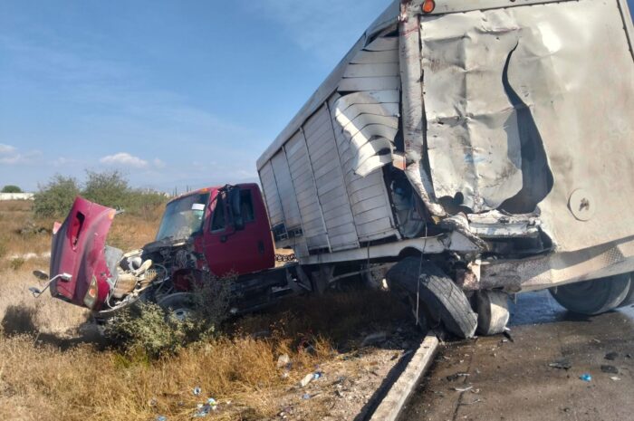 Choque entre tráileres cerca de Tula deja a un operador lesionado