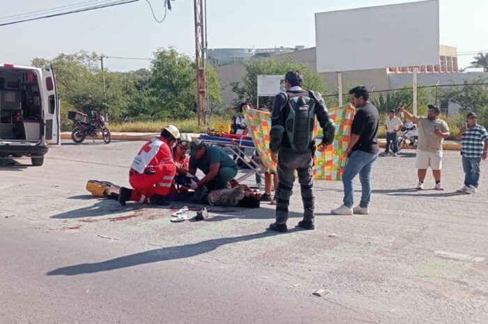 Pareja en motocicleta resulta herida en choque frente al Planetario de Ciudad Victoria