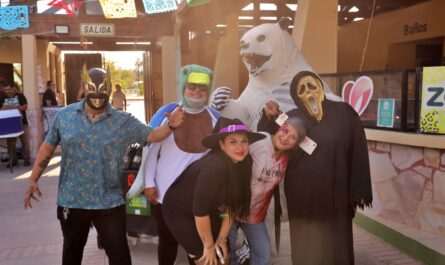 Celebran familias Halloween en el Zoológico de Nuevo Laredo