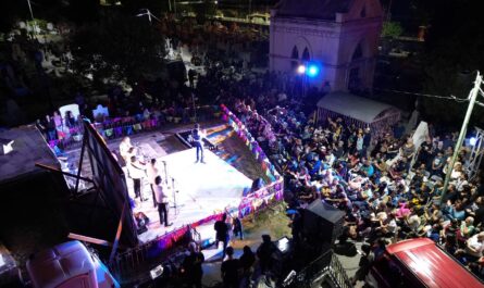 Disfrutan familias de Festival de Día de Muertos en Antiguo Panteón Municipal de Nuevo Laredo