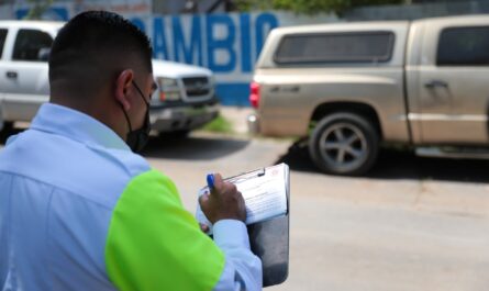 Avanza programa de deschatarrización; Remueven 70 vehículos abandonados en colonia Los Arcos de Nuevo Laredo