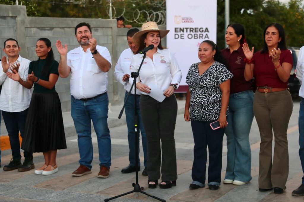 Entrega alcaldesa Carmen Lilia Canturosas más de 49 millones de pesos en obra pública al poniente de Nuevo Laredo