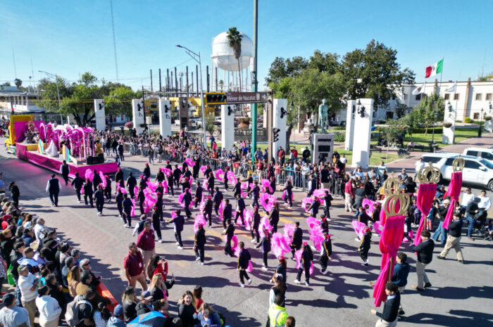 Celebra Nuevo Laredo 114 Aniversario de la Revolución con uno de los desfiles más numerosos