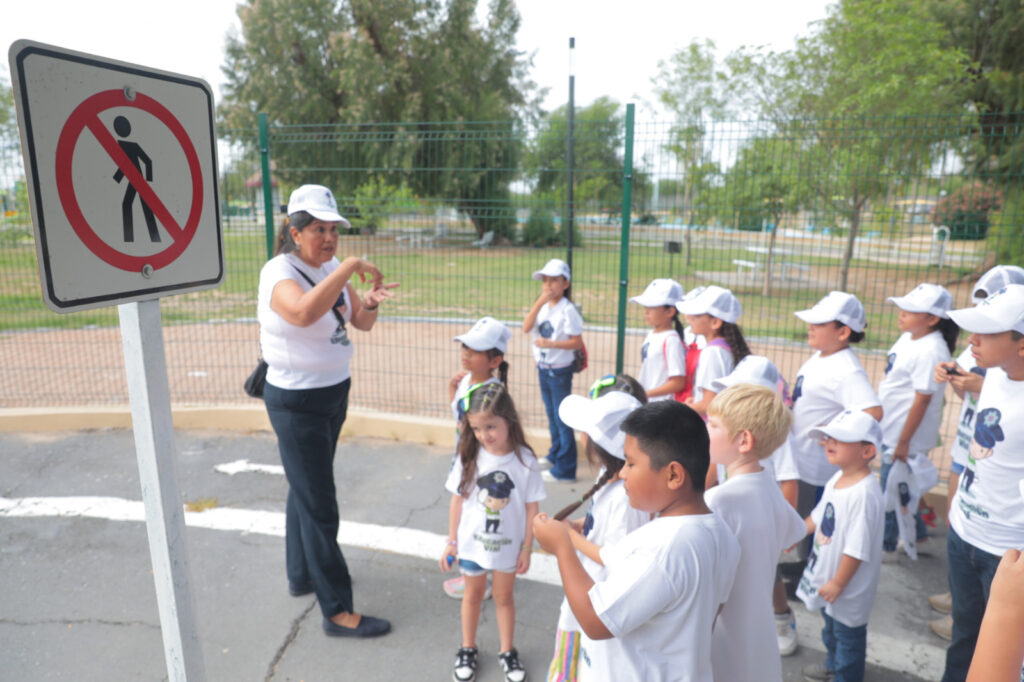 Promueve Dirección de Tránsito y Vialidad de Nuevo Laredo clases de educación y cultura vial para estudiantes y empresas