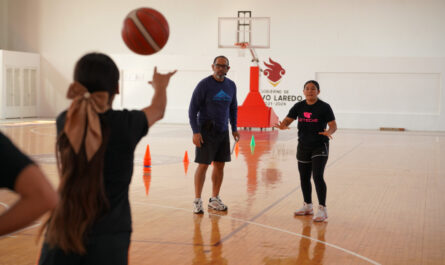 Gobierno de Nuevo Laredo impulsa el deporte con exitosa “Clínica de Básquetbol para Entrenadores”