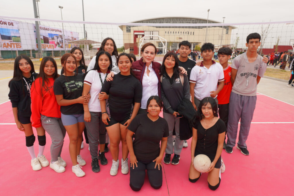 Entrega alcaldesa Carmen Lilia Canturosas remodelación de Ciudad Deportiva al poniente de Nuevo Laredo Entrega alcaldesa Carmen Lilia Canturosas remodelación de Ciudad Deportiva al poniente de Nuevo Laredo