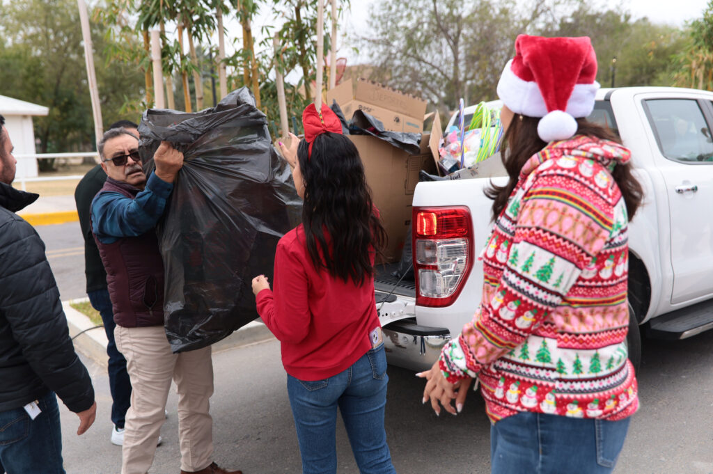Responde ciudadanía al llamado del “Juguetón 2024” y acude a donar al Zoológico de Nuevo Laredo