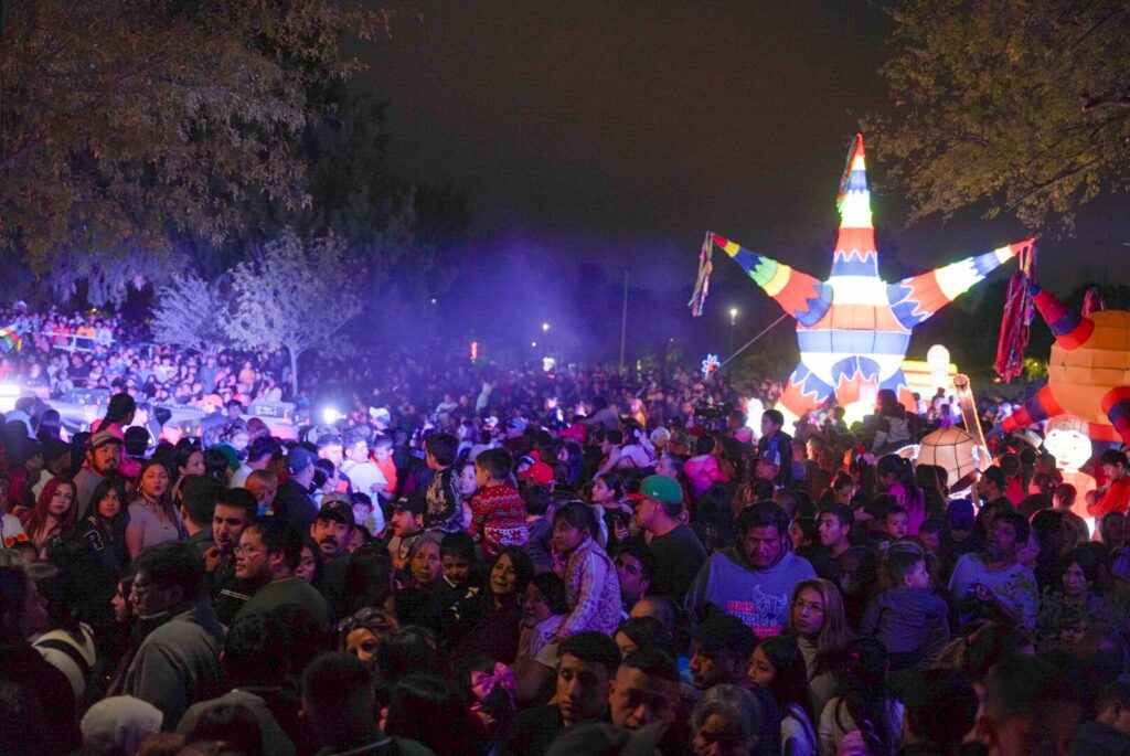 Encienden alcaldesa Carmen Lilia Canturosas junto a cientos familias árbol de navidad en el Viveros Mágico Encienden alcaldesa Carmen Lilia Canturosas junto a cientos familias árbol de navidad en el Viveros Mágico