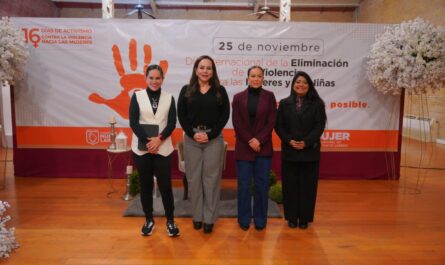 Imparte periodista Yuriria Sierra conferencia sobre empoderamiento femenino en Nuevo Laredo