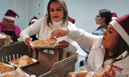 Llevan alegría a miles de familias neolaredenses en la Posada del Compartir