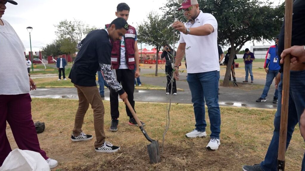 Gobierno de Nuevo Laredo refuerza su compromiso con el medio ambiente con campañas de reforestación permanentes Gobierno de Nuevo Laredo refuerza su compromiso con el medio ambiente con campañas de reforestación permanentes