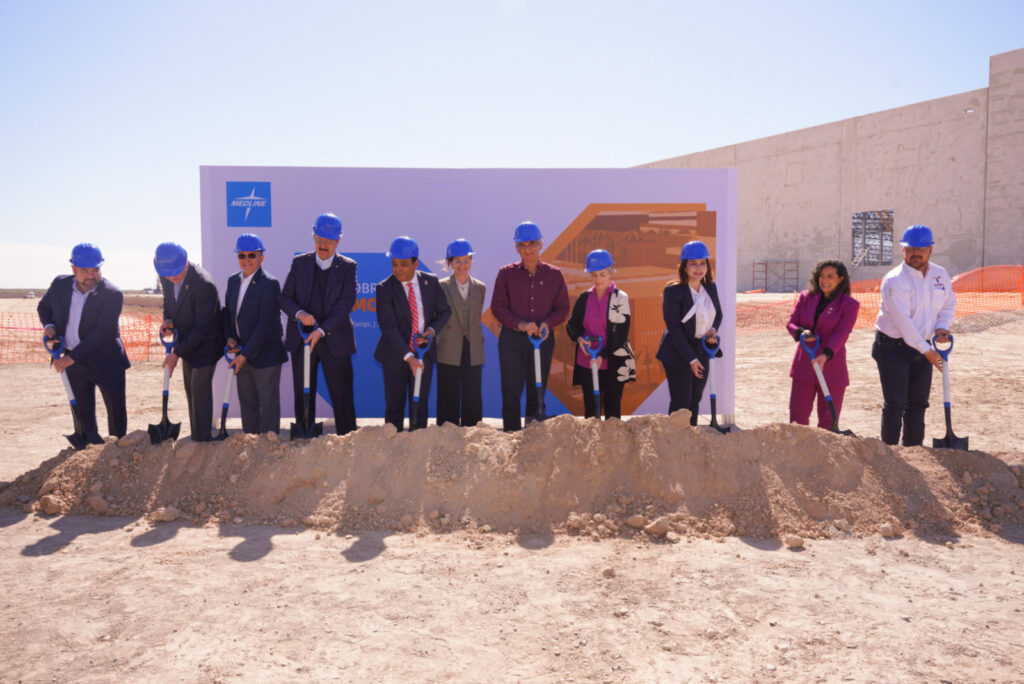 Colocan primera piedra de la planta Medline en Nuevo Laredo