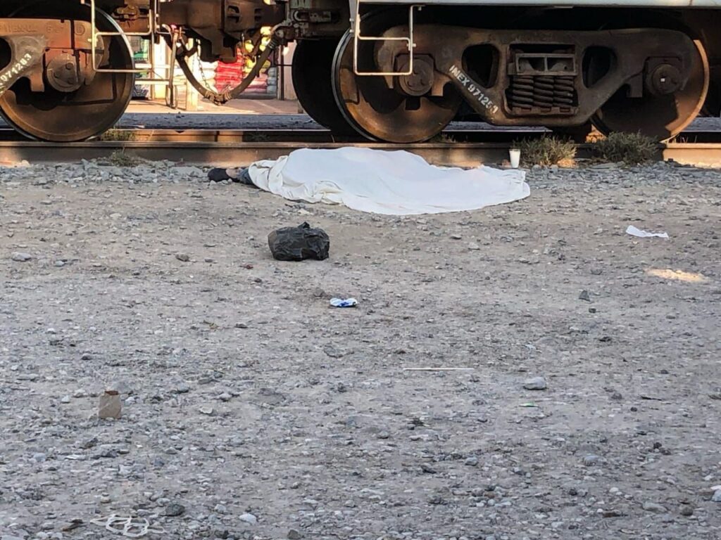 Ejidatario fallece al intentar ganarle el paso al tren en Santa Engracia