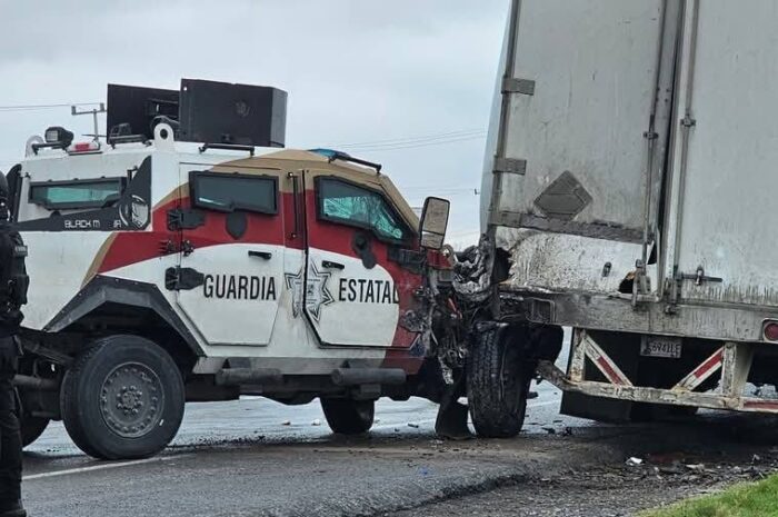 Patrulla blindada de la Guardia Estatal choca en la Monterrey-Nuevo Laredo