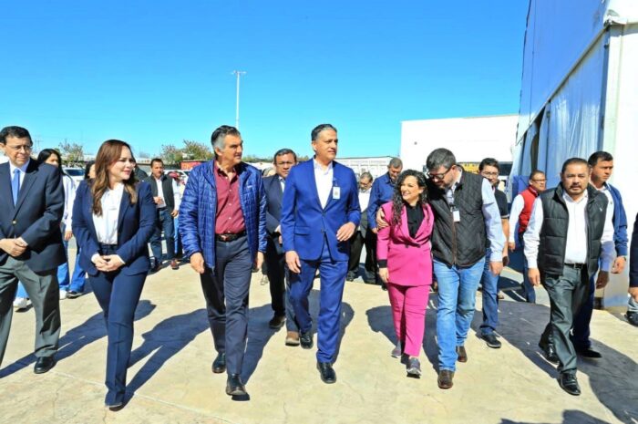 Gobernador Américo Villarreal y alcaldesa Carmen Lilia Canturosas supervisan albergue de migrantes