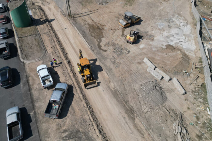 Supervisa Carmen Lilia Canturosas pavimentación del bulevar Rea en el sector de Los Olivos