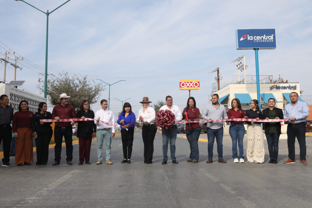 Carmen Lilia Canturosas entrega 6 obras al sur de Nuevo Laredo
