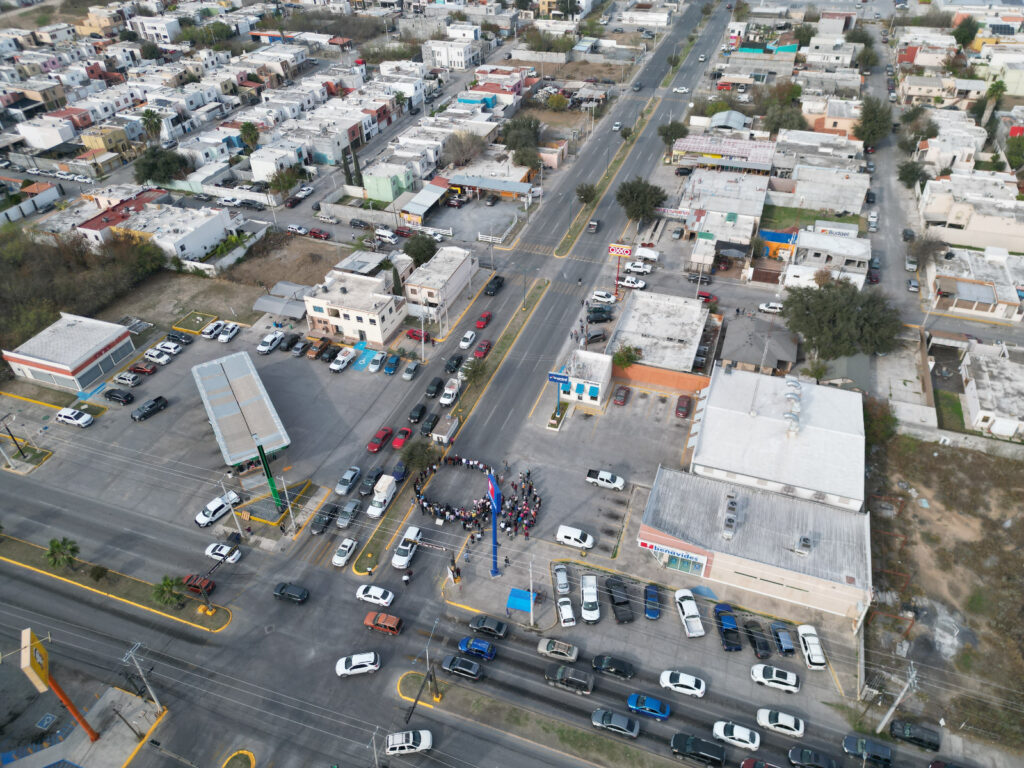 Carmen Lilia Canturosas entrega 6 obras al sur de Nuevo Laredo