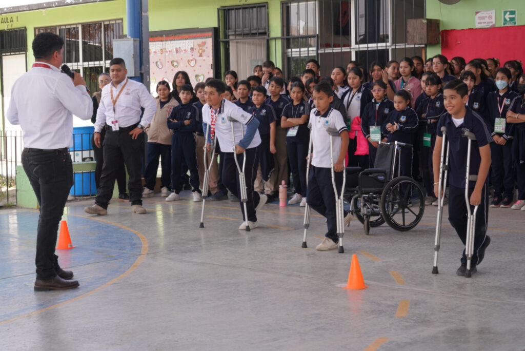 Vinculación Social lleva actividades a escuelas primarias de Nuevo Laredo para crear conciencia sobre la discapacidad