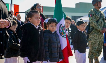 Abanderan a escoltas del DIF Nuevo Laredo