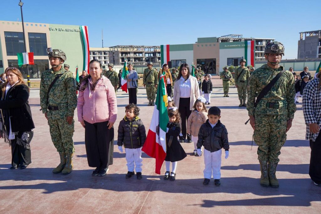Abanderan a escoltas del DIF Nuevo Laredo