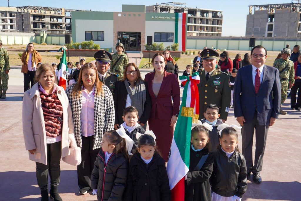 Abanderan a escoltas del DIF Nuevo Laredo