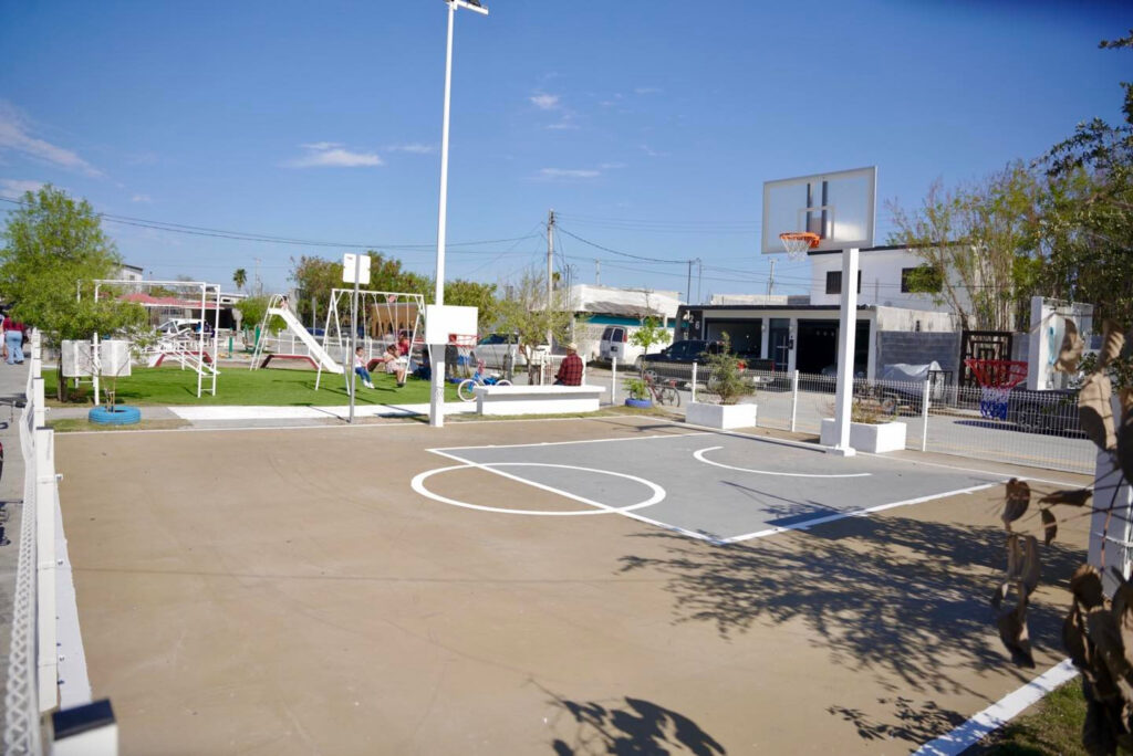 Entrega alcaldesa Carmen Lilia Canturosas obras de rehabilitación de espacios públicos al poniente de la ciudad Entrega alcaldesa Carmen Lilia Canturosas obras de rehabilitación de espacios públicos al poniente de la ciudad