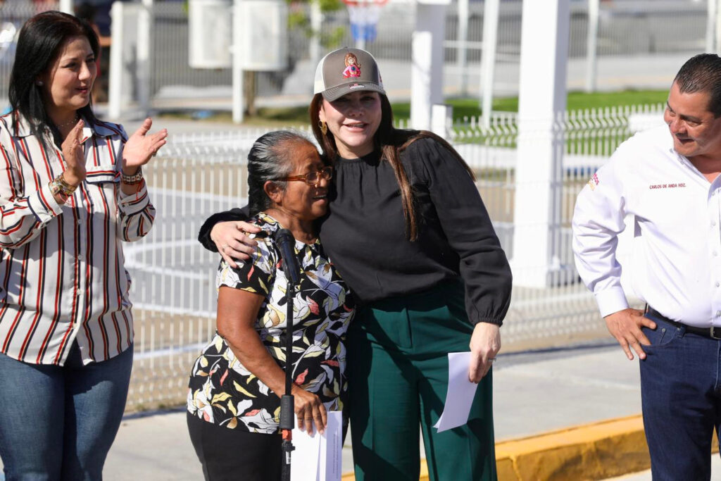 Entrega alcaldesa Carmen Lilia Canturosas obras de rehabilitación de espacios públicos al poniente de la ciudad Entrega alcaldesa Carmen Lilia Canturosas obras de rehabilitación de espacios públicos al poniente de la ciudad