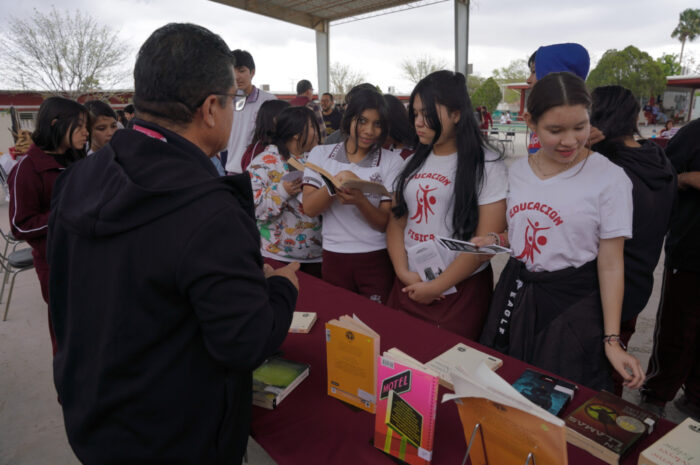 IMJUVE Nuevo Laredo acerca programas a jóvenes a través de brigadas de contacto