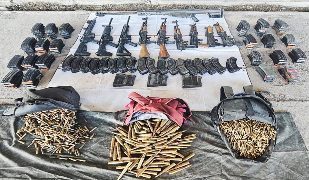 Ejército asegura arsenal y droga en operativos en Tamaulipas